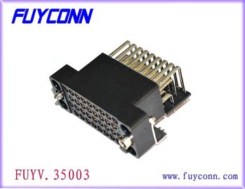 Le connecteur à angle droit de la carte de circuits imprimés V.35 et le connecteur de routeur à 34 broches
